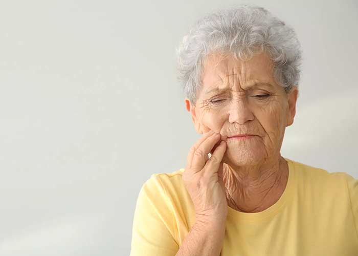 urgencia dental personas mayores